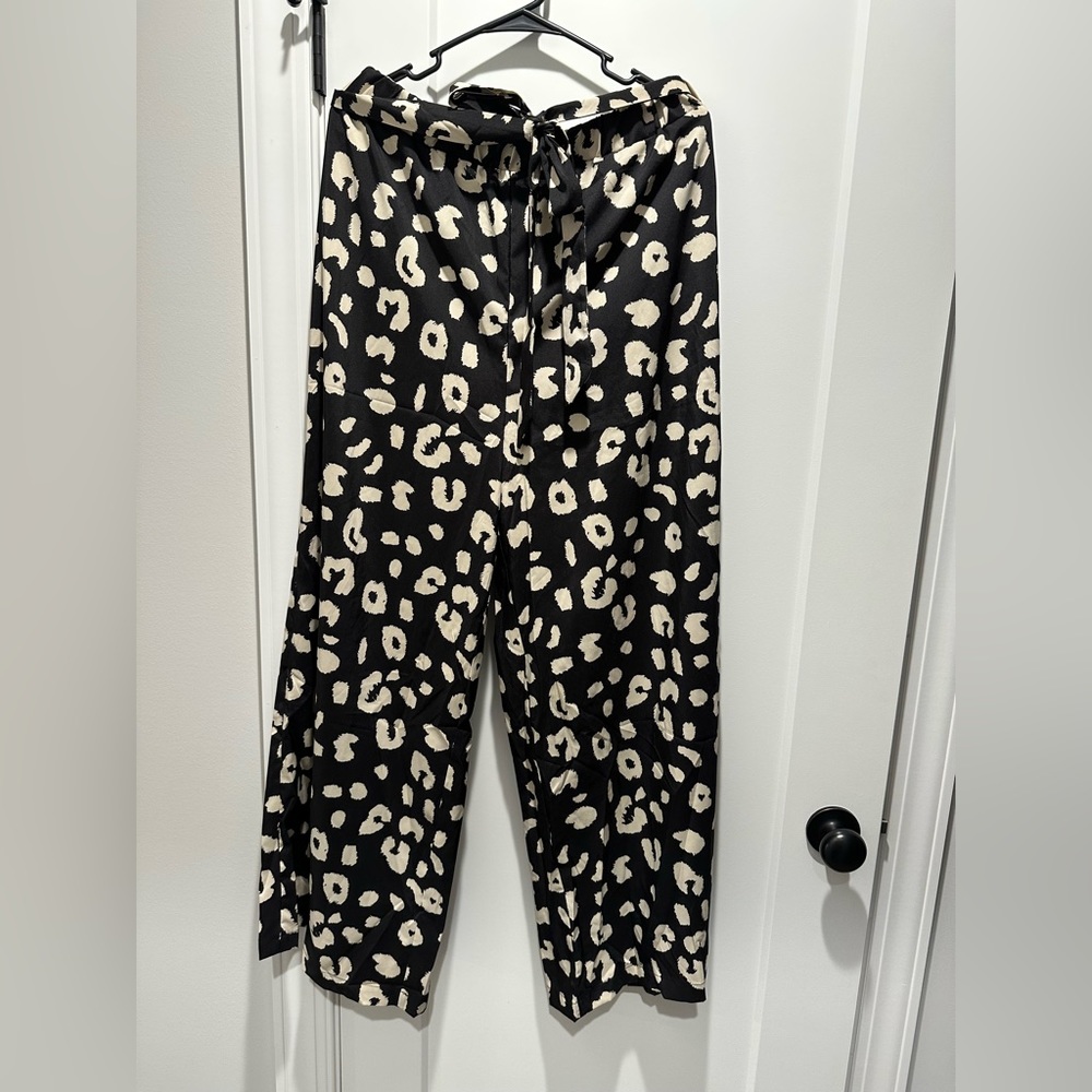 Wide leg leopard pants! NWOT! Size XL/12